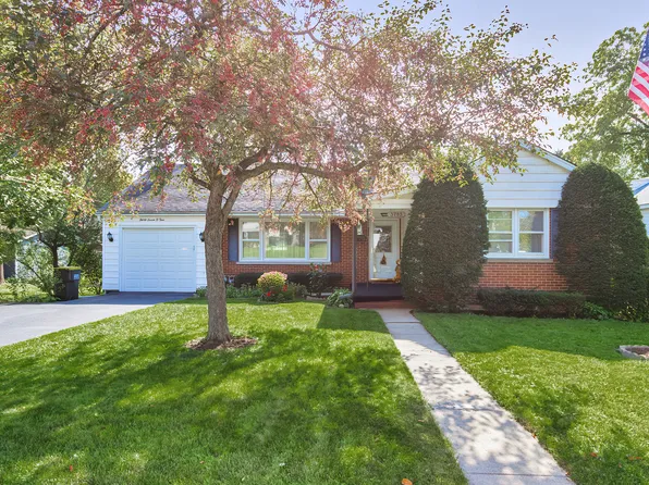 3705 W John St, McHenry, IL 60050