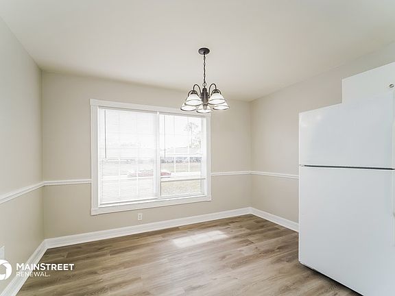 5th image of 2538 Margaret Ln