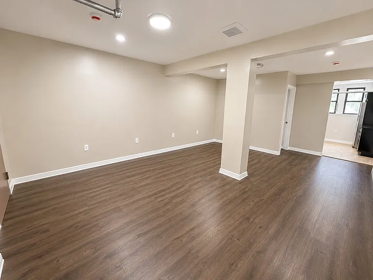 4 Carnegie Ave — Photo 20