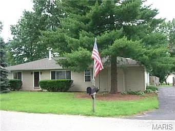 50 Circle Way photo 1