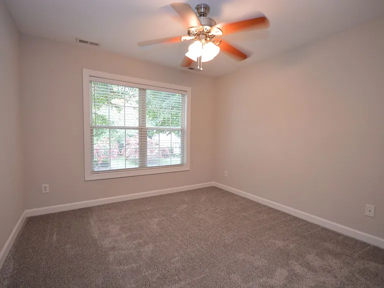 3319 Philmont Dr — Photo 25