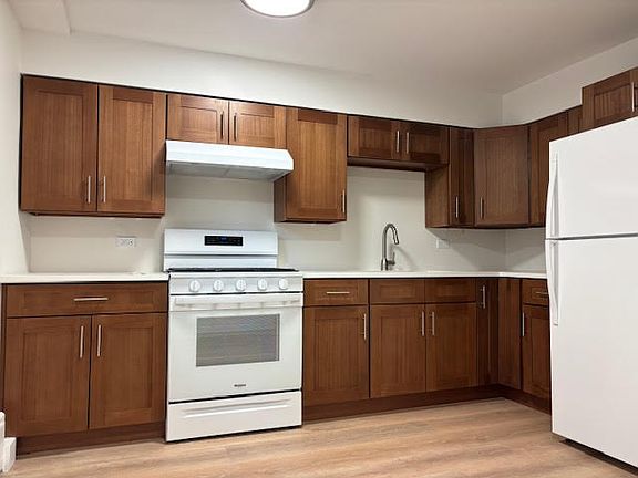 2nd image of 1506 Glencoe Ave #Gdn1