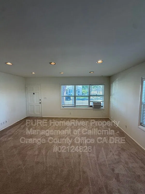2 bed, 1.0 bath, 889 sqft, $3,350 — Photo 3