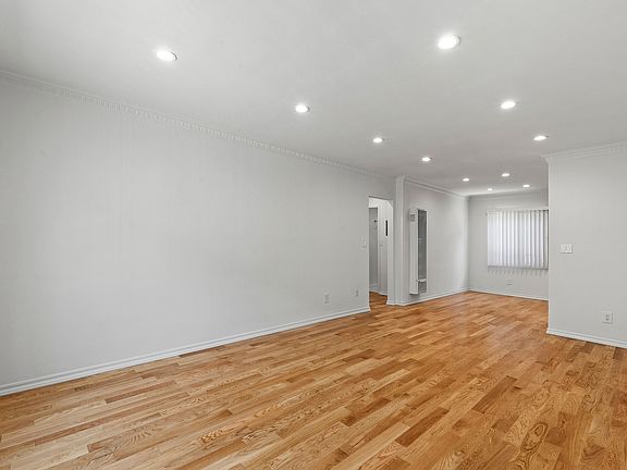4th image of 1233 N Harper Ave #5