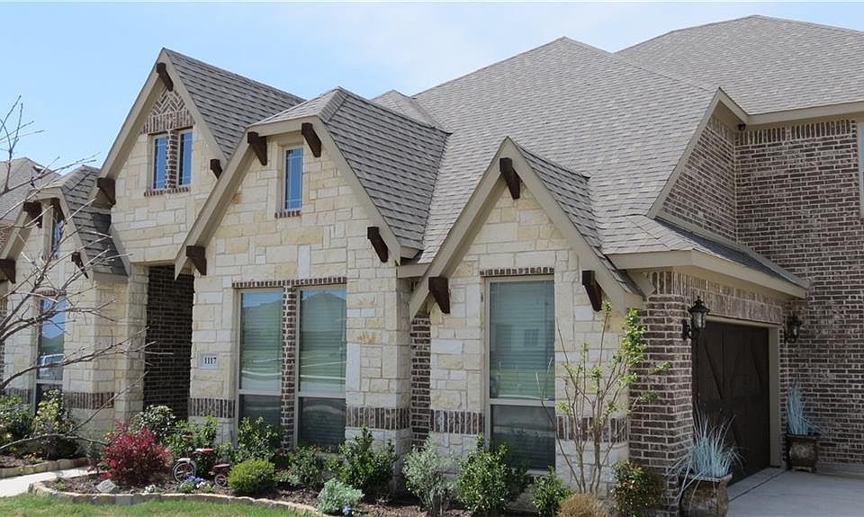 1st image of 1117 Surrey Dr