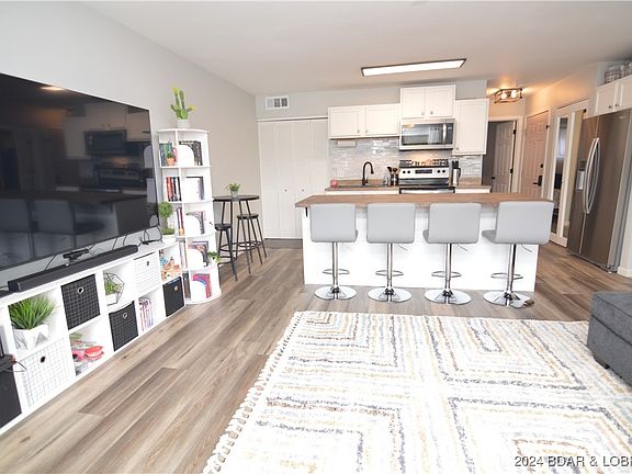 2nd image of 45 Southwood Shores Pl #2C