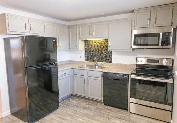 2nd image of 105 N Willow St APT 9