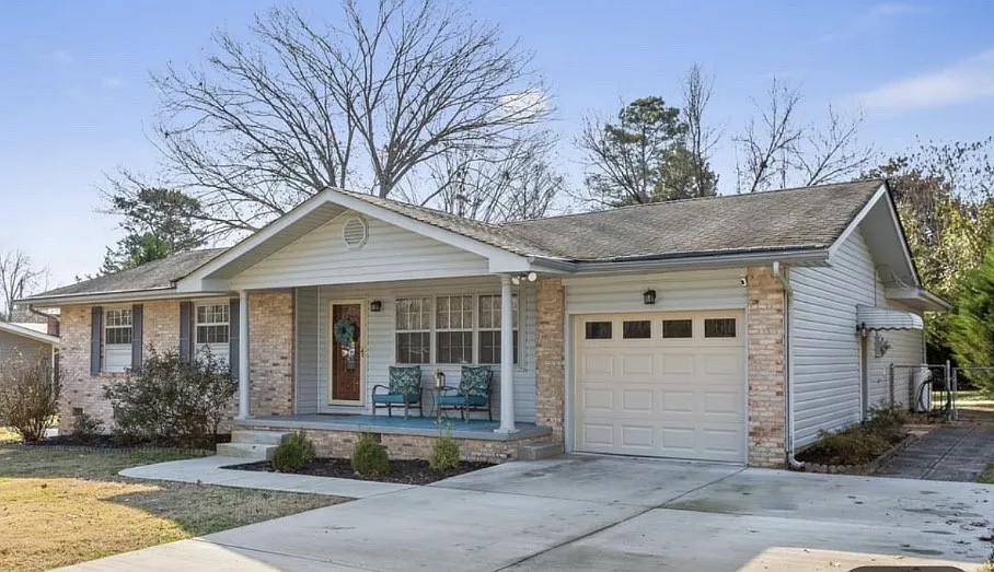 Building Photo - 6654 Botsford Dr