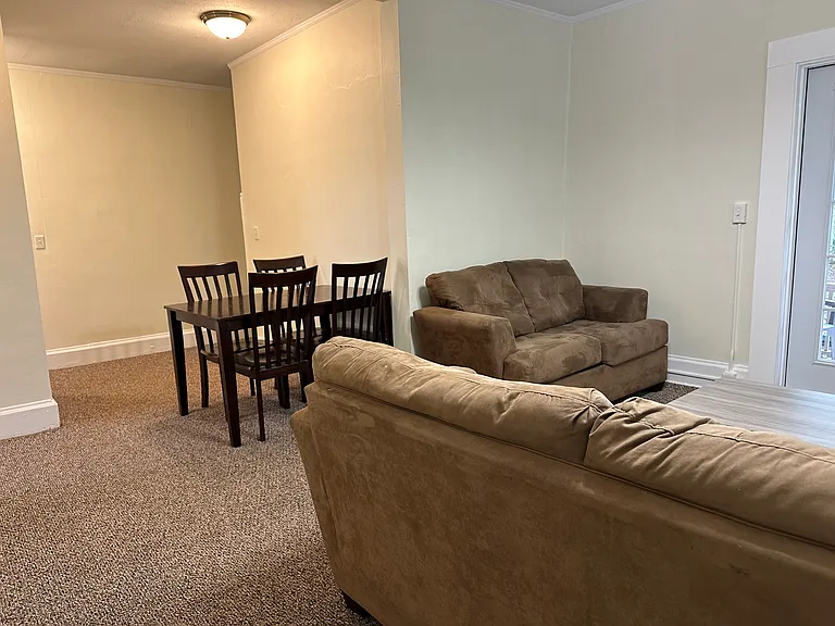 110 Heights Ct #6 — Photo 7