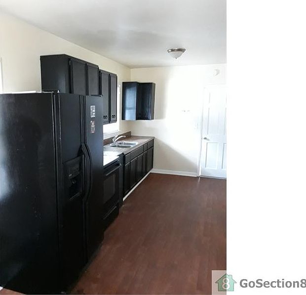 2nd image of 5584 Ash St