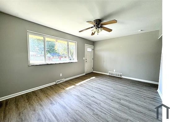 4th image of 1151 Cove Ln