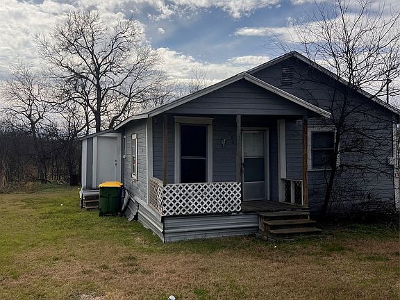 3rd image of 206 3rd St