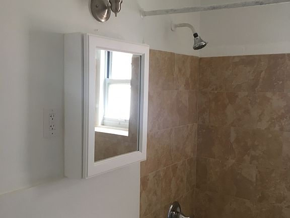 4th image of 391 Union Ave #11