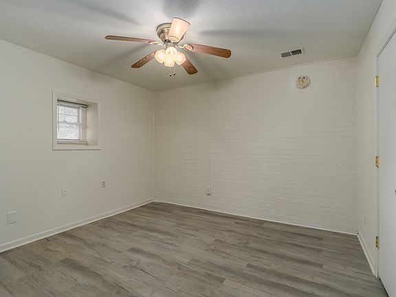3rd image of 208 Sams Trl #B
