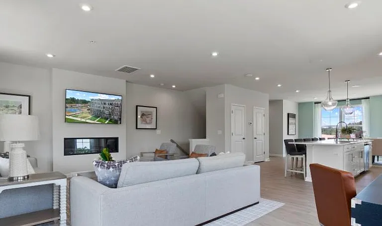 228 Brattice Dr #310 — Photo 2