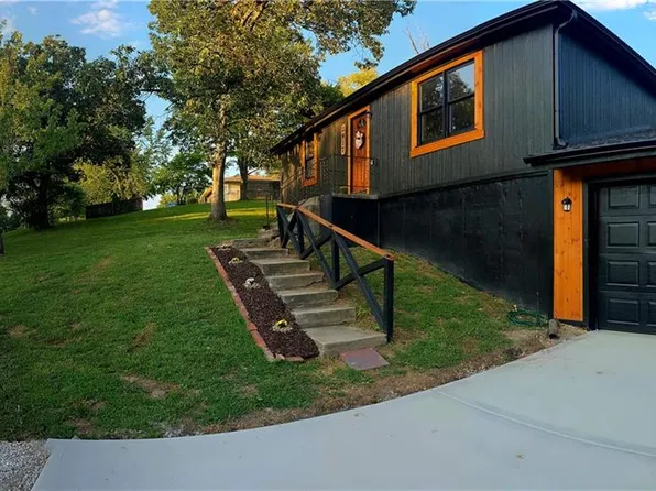 2917 Stark Ave, Kansas City, MO 64129