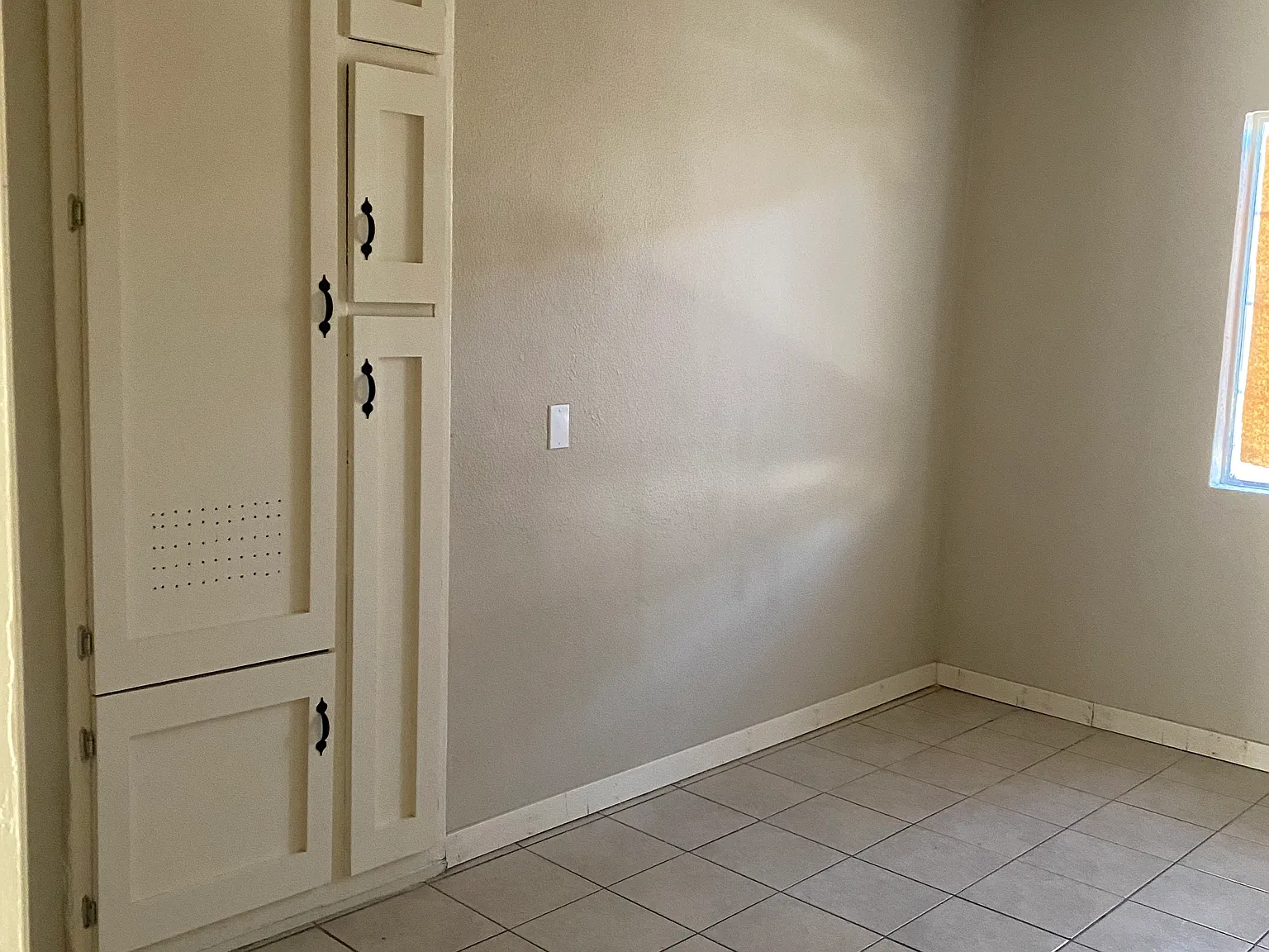 7712 Walker Ave — Photo 2