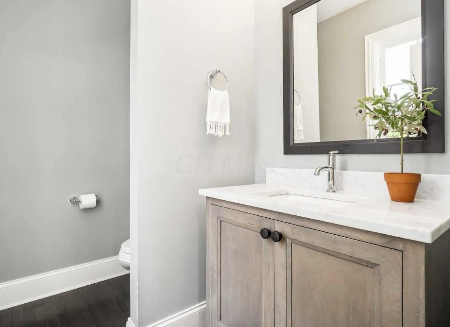 6 bed, 4.5 bath, 3840 sqft, $5,650 — Photo 4