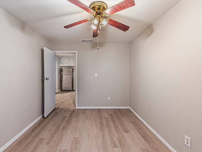 3728 Yosemite Dr — Photo 15