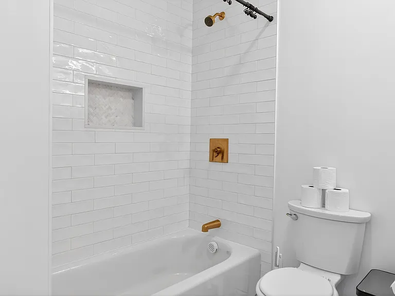 138 Centre St #6 — Photo 12