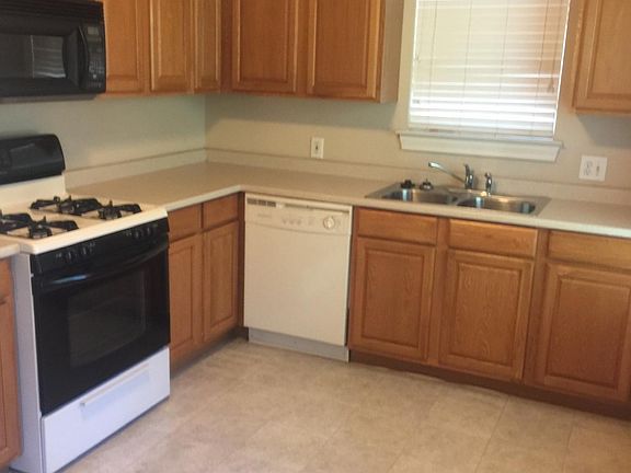 3rd image of 3550 W 6th St APT B
