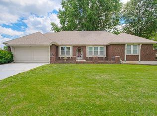 1000 SW Twilight Ln, Blue Springs, MO 64015
