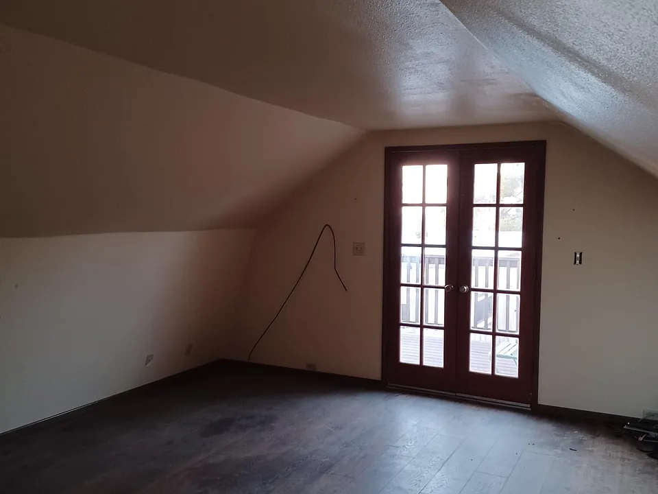 Upstairs Bedroom..Deck Doors