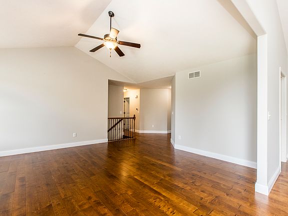 5th image of 1811 Derek Dr