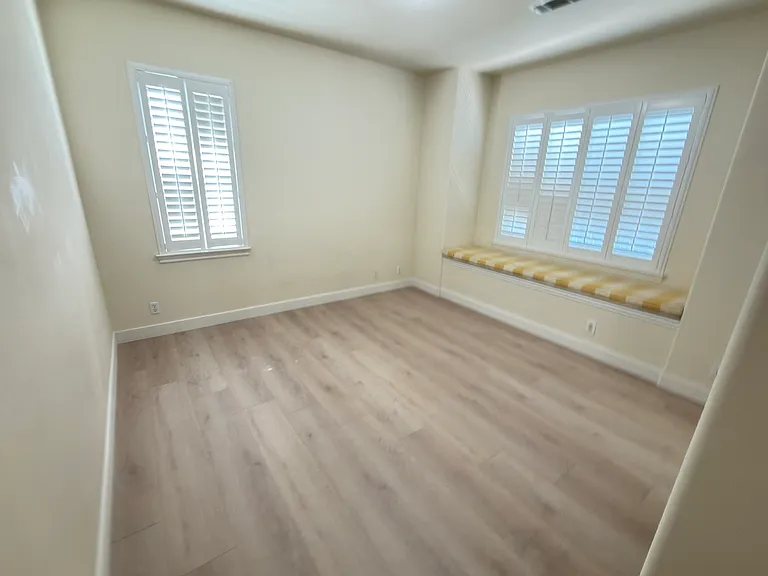 327 California St #B — Photo 29