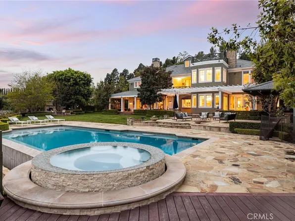 11262 Skyline Dr, Santa Ana, CA 92705