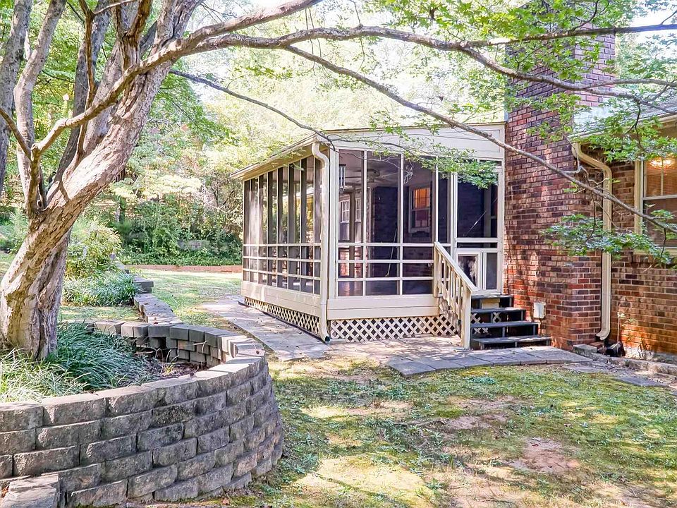 1st image of 4165 Honeysuckle Dr SE
