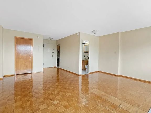 4th image of 87-50 167th St #3K