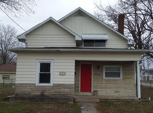 607 E 5th St, West Frankfort, IL 62896