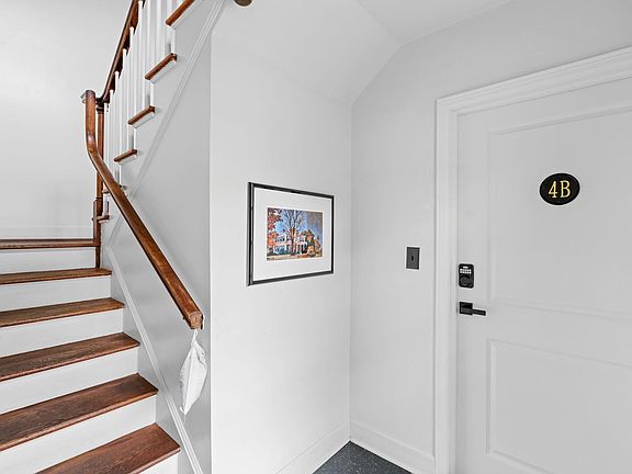 4th image of 100 Lewis Dr Unit 4-B