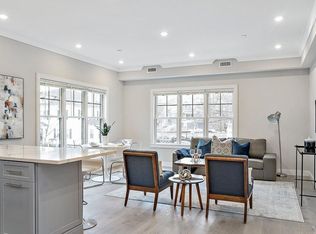 32 Cummins Hwy #U6, Roslindale, MA 02131