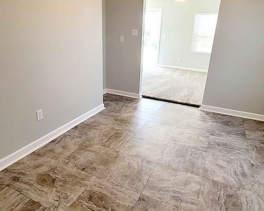 5th image of 2411 Stanton St