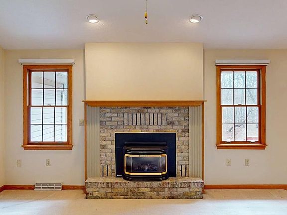 5th image of 102 Spinnaker Ct