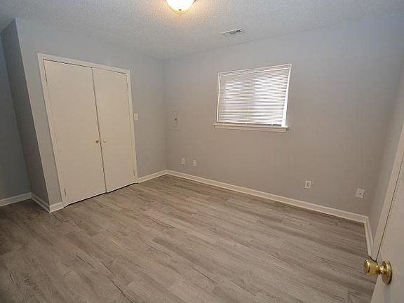 5th image of 600 Barton St APT D