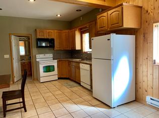 9048 Lakeshore Dr, Sagle, ID 83860