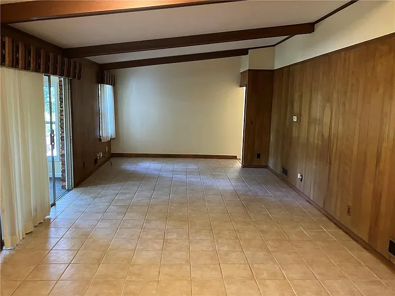 1193 Angelia Dr SW — Photo 9