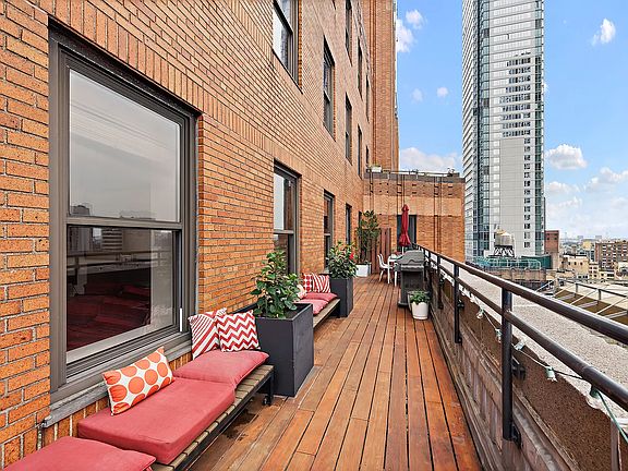 3rd image of 365 Bridge St #13IJ