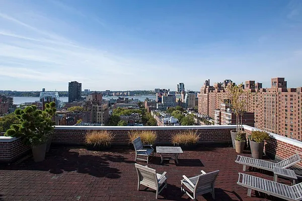 Rented by Addison Property Group | media 3