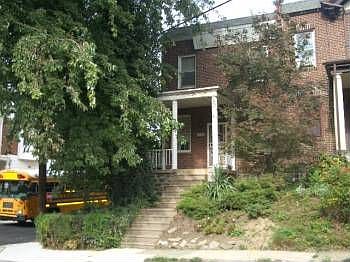 1st image of 401 E Woodlawn St