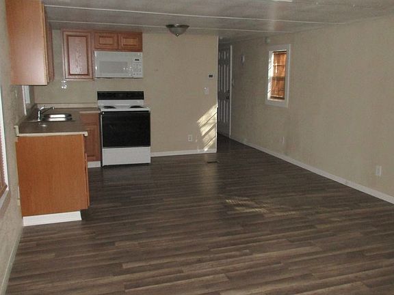 2nd image of 2825 Mimosa Dr