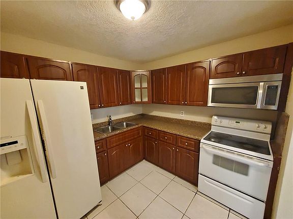2nd image of 15205 NE 6th Avenue #D103