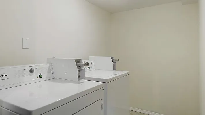 Rented by Nooklyn NYC LLC | media 18