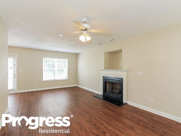5th image of 630 Favorwood Dr