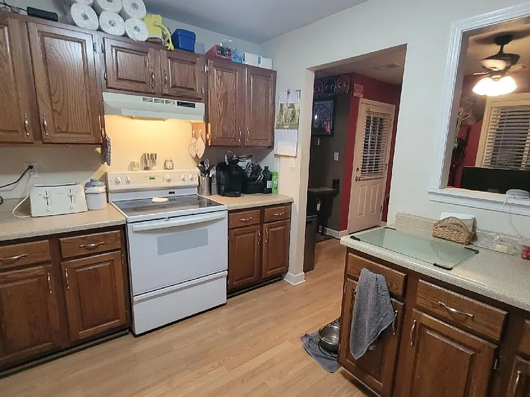 1737 Parknoll Ln — Photo 3