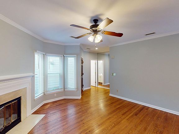 5th image of 414 Clarkson Green St