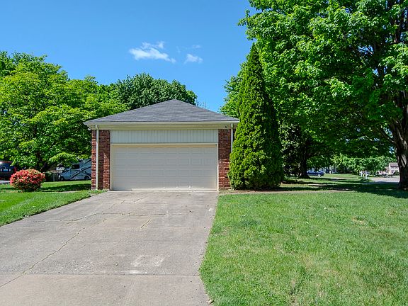 2nd image of 11802 Robindale Rd